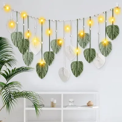 Produktbild von Boho Deko - Makramee Wandbehang,Wandteppich Chic Tapisserie Fransengirlande Mit 3M LED Lichterkette,Handgewebt Girlande Boho Wanddeko Für Wohnzimmer/Balkon/kinderzimmer/Wohnwagen deko(Blatt)