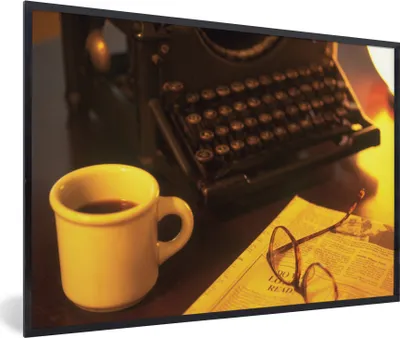 Produktbild von MuchoWow® MuchoWow® Gerahmtes Poster Schreibmaschine - Retro - Kaffee 90x60 cm - Poster mit zchwarzem Bilderrahmen - Fotorahmen - Foto-Plakat