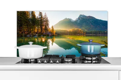 Obrázok produktu pre MuchoWow® Splashback Kuchyňa - Kuchynský backsplash - Ochrana steny pre sporák a drez Jazero - Les - Hory - Príroda - Slnko - Krajina 100x50cm