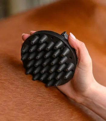 Produktbild von Waldhausen Rubber Groomer Zauberstriegel Massagestriegel schwarz