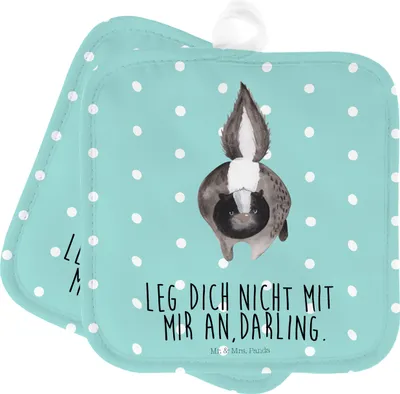 Produktbild von Mr. & Mrs. Panda Topflappen Stinktier Angriff - Türkis Pastell - Geschenk, Kochlappen, topfhalter, Stinki, Drohung, Wildtier, Skunk, Topfuntersetzer, Raubtier, Ofenlappen