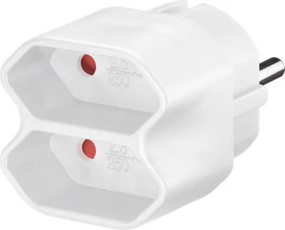 Produktbild von Kompakter weißer Steckdosenadapter mit 2 Euro-Steckdosen, 2,5 A, 64,2x45,8x45,8 mm