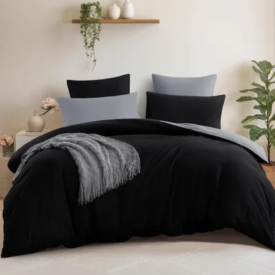 Obrázek produktu pro Sada povlečení 220x240 cm, 3dílná, černá/šedá, mikrovlákno. Oboustranné povlečení na peřinu se zapínáním na zip