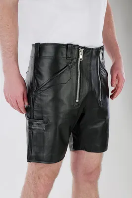 Image de Court pantalon en cuir Zimmermann court en cuir de vache nappa de haute qualité - Noir / 38