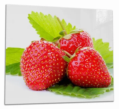 Produktbild von Wallario Herdabdeckplatte aus Glas, Größe 60 x 52 cm 1-teilig, Motiv Frische rote Erdbeeren für die Küche