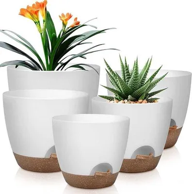 Immagine prodotto di Set in plastica con sistema di auto-irrigazione, 5 pezzi, 7/6,5/6/5,5/5 pollici, con griglie di drenaggio e vaschette di base, per piante da interno ed esterno, bianco.