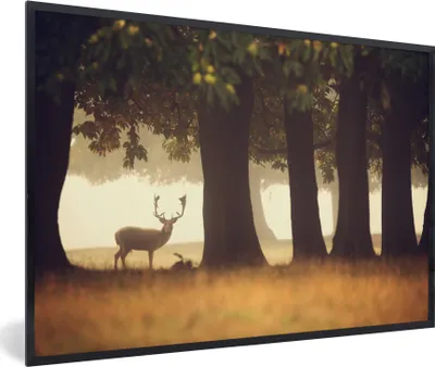 Produktbild von MuchoWow® Gerahmtes Poster Hirsche - Bäume - Wald 90x60 cm - Poster mit Schwarzem Bilderrahmen Wandposter Rahmen Foto Bilder - Fotorahmen - Foto-Plakat