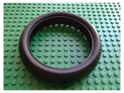 Productafbeelding van LEGO zwarte band, 94,2 mm diameter x 22 mm, motorraceprofiel (88516) – nieuw