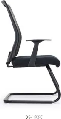 Produktbild von Stuhl aus Stoff mit Edelstahl in modernem Design