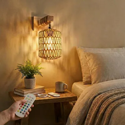Immagine prodotto di Applique in rattan senza fili con telecomando, RGB, applique boho per camera da letto, soggiorno, corridoio, con due alimentatori (batteria/elettrico)