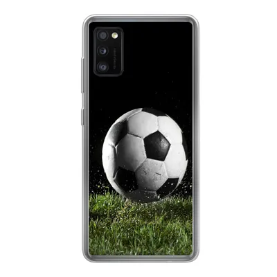 Produktbild von MuchoWow® Handyhülle Schutzhülle Hülle für Samsung Galaxy A41 Fußball auf der Wiese Silikon Softcase Handy Hülle - Mobiltelefon