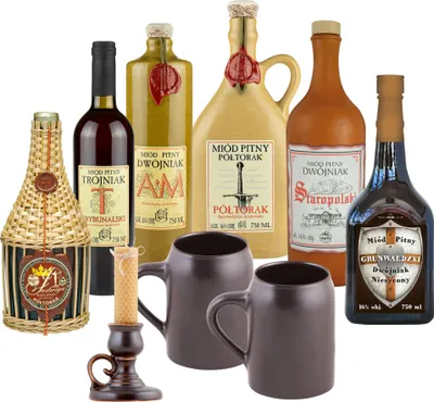 Produktbild von Setz von 6 Mets mit Keramikkrügen und Leuchter (Honigwein 2x Półtorak-Eineinhalber/ 3x Dwójniak-Halber / Trójniak-Drittel) | 4500ml | 13-16% Alkohol Metwein | Polnische Produktion