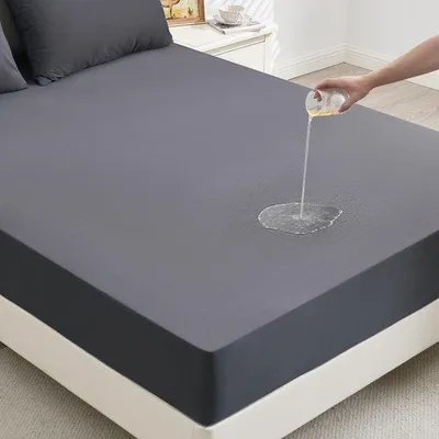 Productafbeelding van Unyqoos® Waterdichte matrasbeschermer, 200 x 200 cm – Polyester met Polyurethancoating, ademend en geluidsarm, geschikt voor matrassen met een hoogte van 15–30 cm