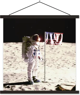 Produktbild von MuchoWow® Textilposter Astronaut - Mond - Flagge - Amerika 120x120 cm mit schwarzem Rahmen - Aufhängungsset