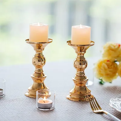Productafbeelding van Set van 2 metalen kandelaars, goudkleurig - Kandelaars voor bruiloften, feestjes en verjaardagen - Ideaal voor tafel en schoorsteen (zonder kaarsen)
