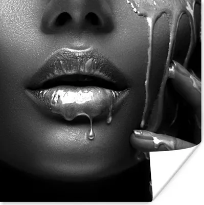 Produktbild von MuchoWow® Poster Frau - Gold - Lippen - Schwarz und weiß 30x30 cm - Wandposter - Printing