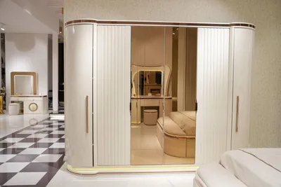 Immagine prodotto di Armadio in legno bianco dal design elegante per camere da letto