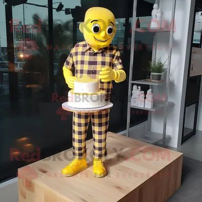 Immagine prodotto di Personaggio del costume della mascotte REDBROKOLY della torta nuziale gialla vestito con una camicia di flanella e cavigliere