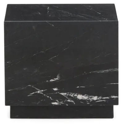 Ein Wohnzimmer.Tische.Beistelltische im Maß 40 x 40 x 35 aus MDF. Farbe Schwarz