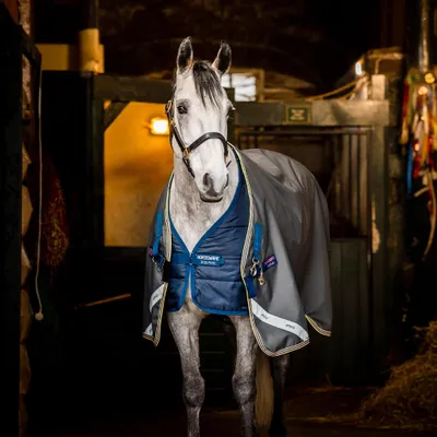 Produktbild von Horseware Amigo Bravo 12 Plus Bundle 50g + 100g und 200g Liner, Größe:115 cm / 5'6, Farbe:Dark Shadow/ Navy & Rose