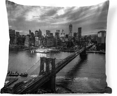 Produktbild von MuchoWow® Zierkissen Sofakissen Wohnzimmer Dekokissen 45x45 cm Luftaufnahme der Brooklyn Bridge - schwarz-weiß - Schlafpolster - Polster für das Sofa