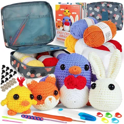 Image de Kit de crochet pour débutants comprenant 4 modèles d'animaux (pingouin, lapin, poussin, renard), ainsi qu'une pochette à crochet