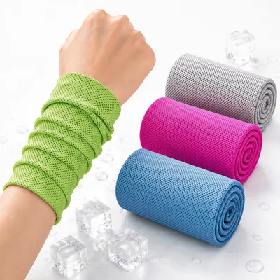 Produktbild von 4 Stück Kühlhandtuch Cooling Towel, Sporthandtuch & Schweißband,schnelltrocknend,als Armband,Stirnband oder Halsband für Fitness,Laufen,Outdoor & Yoga