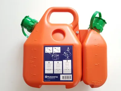 Produktbild von HUSQVARNA Combi 6 Liter 2,5 Liter Dual-Heizöl-Kanister