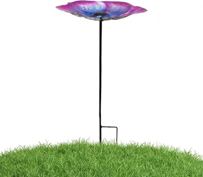 Produktbild von Metallene Blumen-Vogeltränke, 63 cm, mit Metall-Wasserschale, Blumenmotiv und Erdspieß, Vogelbadschale für Bienen und Schmetterlinge im Garten, Hof, Rasen, auf der Terrasse oder dem Bauernhof