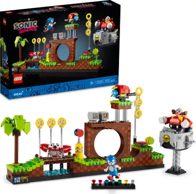 A LEGO Ideas Sonic the Hedgehog Green Hill Zone set is shown, both in its packaging and assembled.