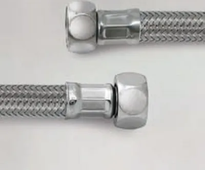 Immagine prodotto di Tubo flessibile 3/8" x 1/2 raccordo 300 mm Puteus
