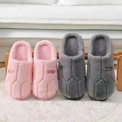 Produktbild von Damen-Baumwollpantoffeln für Herbst- und Winterliebhaber – warm, rutschfest, mit dicker Plüschsohle – ideal für drinnen und für Herren.