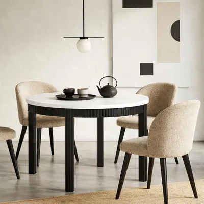 Produktbild von Runder ausziehbarer Esstisch Weiß RAVO 90/140 cm, Schwarz mit geriffelten Beinen aus Buchenholz – modern
