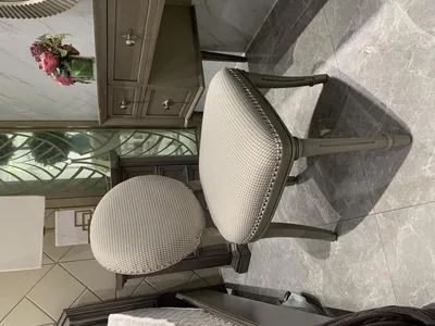 Zdjęcie produktu dla Esszimmer Holz Möbel Stühle Luxus Design Polster Stuhl Sitzmöbel grau Holzstuhl