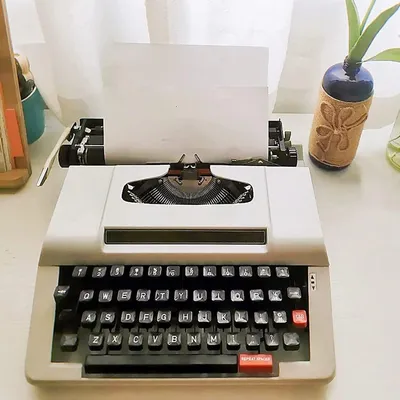 Productafbeelding van Vintage schrijfmachine met draagtas en linten