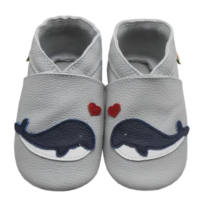 Produktbild von YALION® Baby Krabbelschuhe aus Echtleder, weiche Lauflernschuhe für Mädchen & Jungen, rutschfeste Ledersohle, Hellgrau, Walmotiv, Größe S (0–6 Monate)