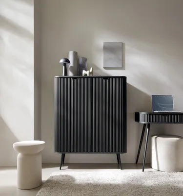 Produktbild von Kommode ZOVA K103 cm mit runden Ecken mit geriffelte Fronte mit 2 Türen Sideboard Schwarz
