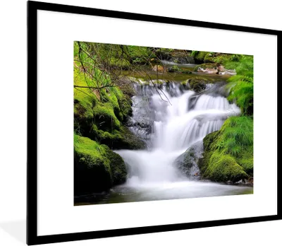 Produktbild von MuchoWow® Gerahmtes Poster Wasser - Natur - Wasserfall 80x60 cm - Poster mit Schwarzem Bilderrahmen Wandposter Rahmen Foto Bilder - Schlafzimmer-Dekorationen - Fotoposter