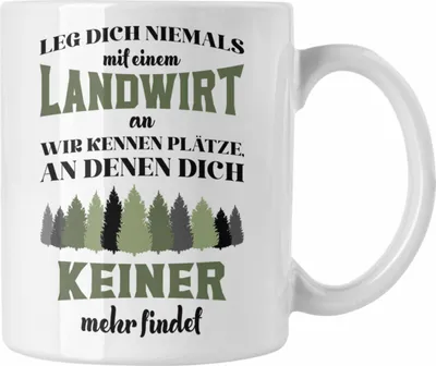 Produktbild von Trendation - Landwirt Spruch Geschenk Tasse Landwirtschaft Geschenke für Männer Traktor Spruch Kaffeetasse Superheld (Weiß)
