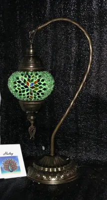 Zdjęcie produktu dla Ręcznie wykonana turecka zielona lampa stołowa ze szkła z kolorowymi mozaikami, wysokość ok. 45 cm