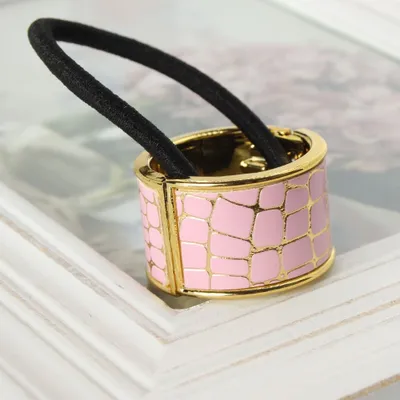 Produktbild von Haarring mit Schlangen Muster Rosa