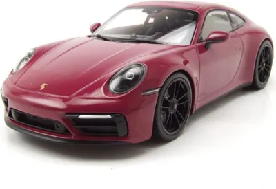 Produktbild von Minichamps 155063102 Porsche 911 Carrera 4 GTS 2020 rubystar lila 1:18