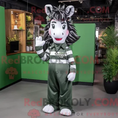 Produktbild von Maskottchenfigur REDBROKOLY eines waldgrünen Zebras mit Overall und Haarspangen