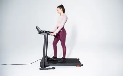 Zdjęcie produktu dla MOTIVE FITNESS od U.N.O. Bieżnia Fit-Start Basic