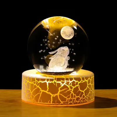 3D Kristallkugel Hase mit Mond, 6cm, warme Lichtbasis