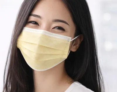 Produktbild von Einweg-Gesichtsmaske 3-lagig Gelb, 50 Stück – Atmungsaktiv & Komfortabel, Ideal für Alltag und Arbeit