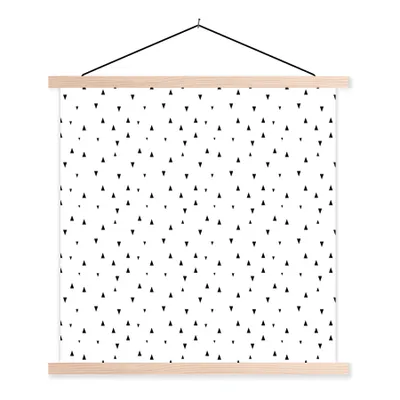 Produktbild von MuchoWow® Textilposter Muster - Dreieck - Design - Schwarz und weiß 120x120 cm mit holzfarbenen Rahmen - Textil-Poster
