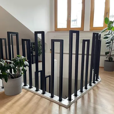 Zdjęcie produktu dla Poręcz schodowa w kształcie litery "U" - poręcz schodowa wewnętrzna/zewnętrzna - balustrada metalowa - uchwyty do poręczy schodowych - wysokość 65 cm - stabilny montaż