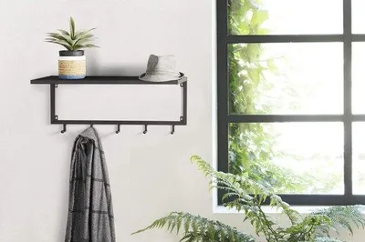 Produktbild von Famanu Wandgarderobe mit fünf Haken – modernes Design in Schwarz