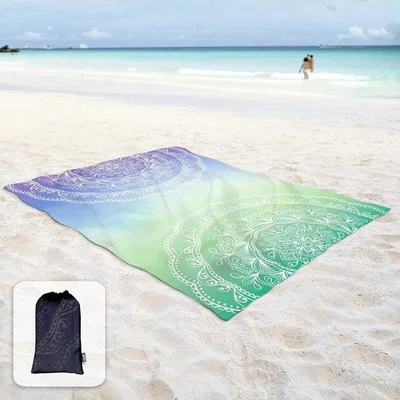Produktbild von Famanu Stranddecke mit Eckenbeuteln - Sandbeständige Matte 270 x 205 cm - Blau-Violett, Mandala